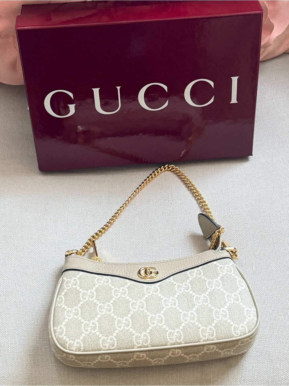 Gucci Beige GG Canvas Shoulder Bag with Gold Chain - Picture 2 of 3